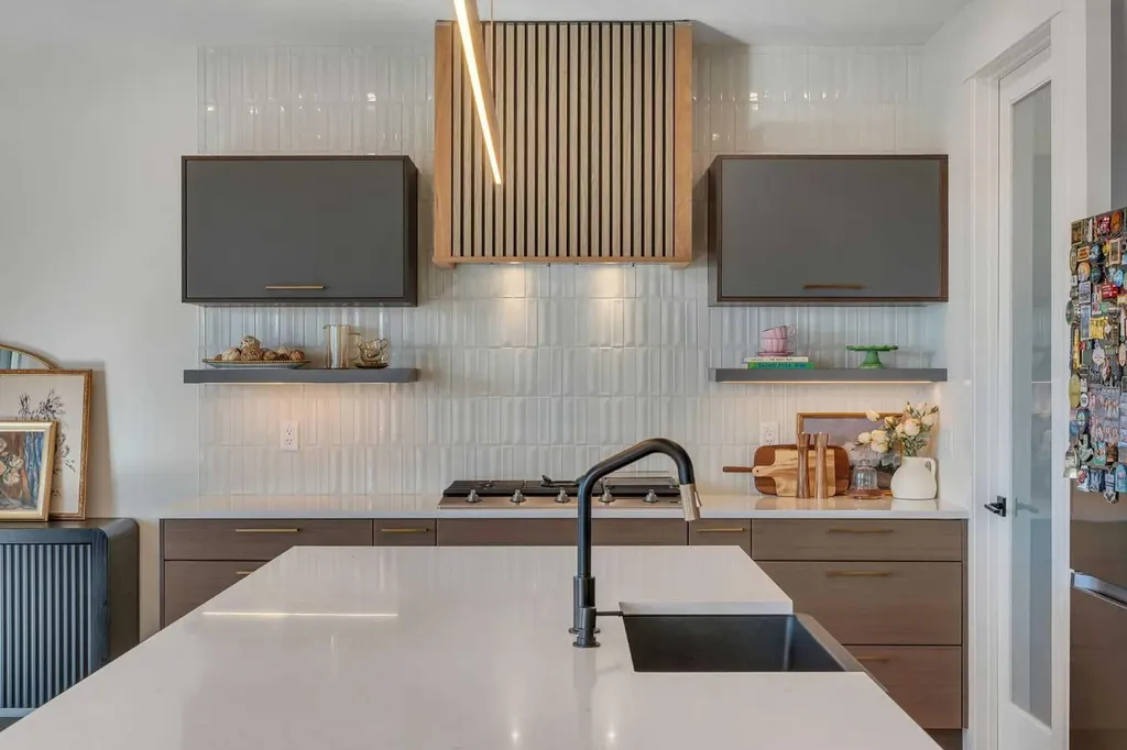 351 Lucas Way NW Calgary AB T3P 1Z3