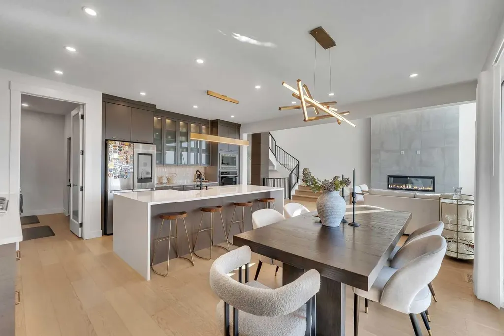 351 Lucas Way NW Calgary AB T3P 1Z3