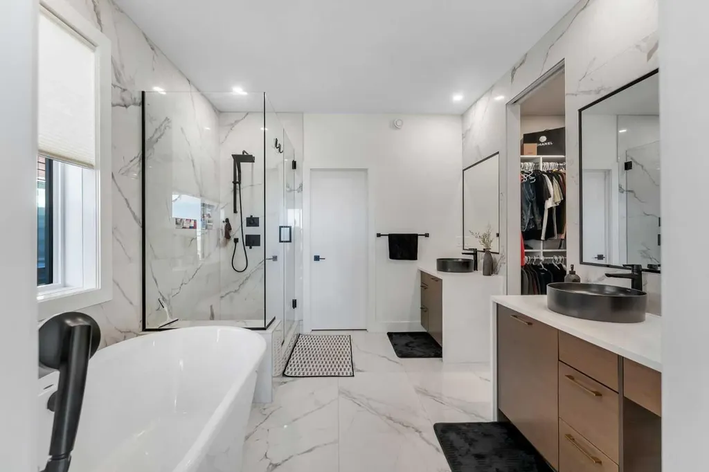 351 Lucas Way NW Calgary AB T3P 1Z3