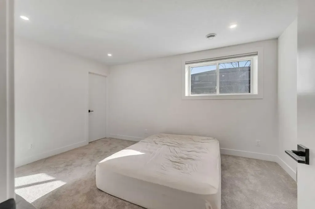 351 Lucas Way NW Calgary AB T3P 1Z3