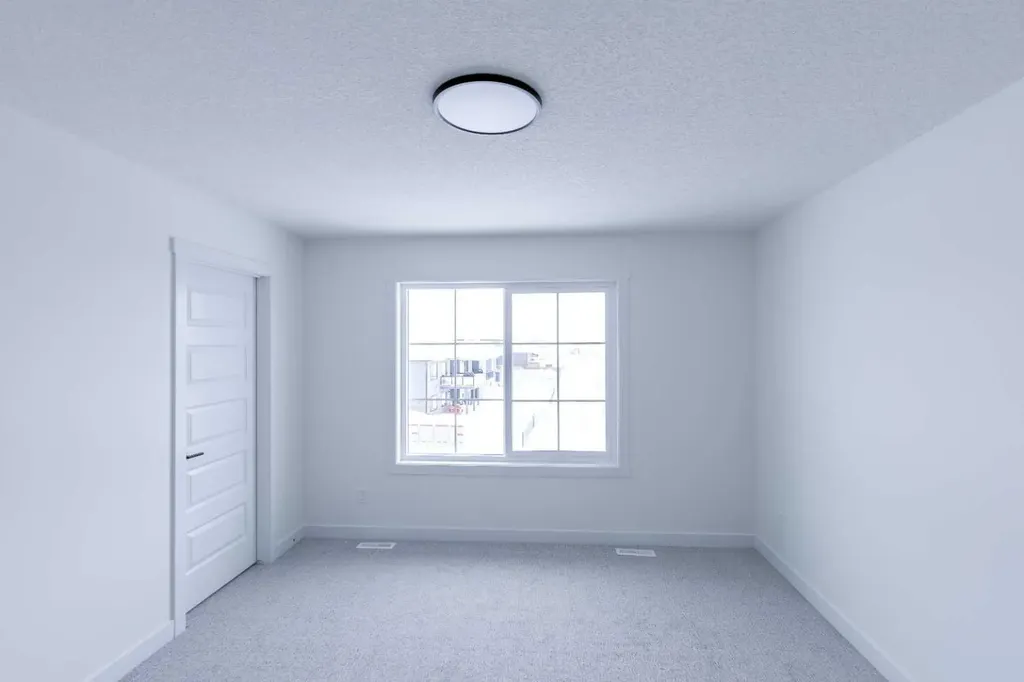 176 Lakewood Crescent Strathmore AB T0J 1Y0