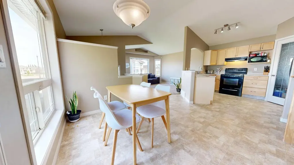 8941 70 Avenue Grande Prairie AB T8X 0C1