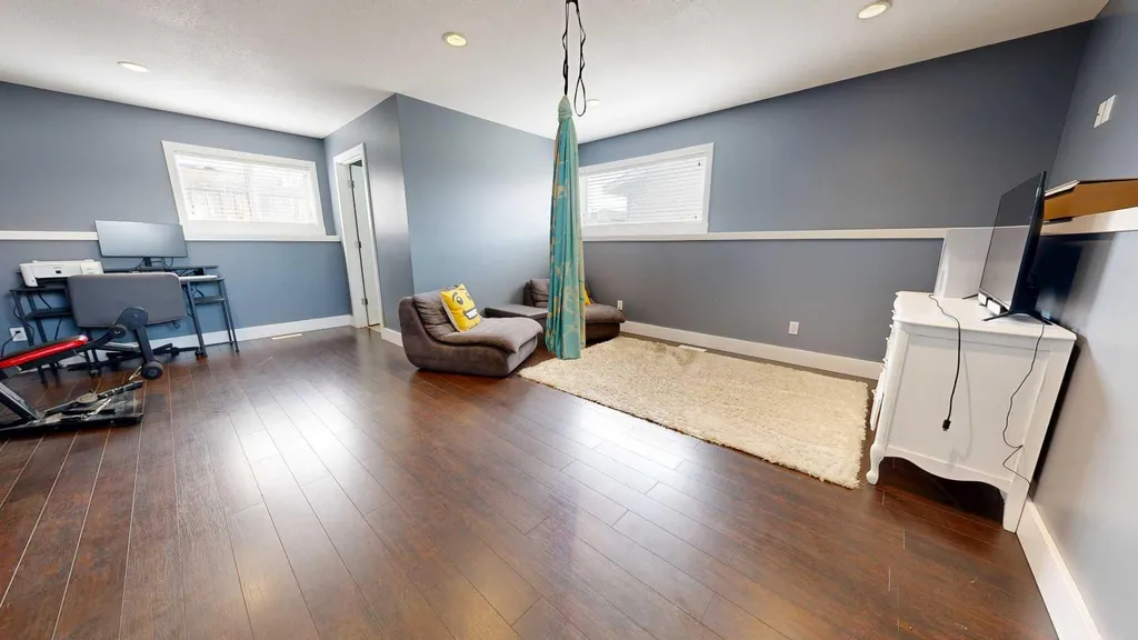 8941 70 Avenue Grande Prairie AB T8X 0C1
