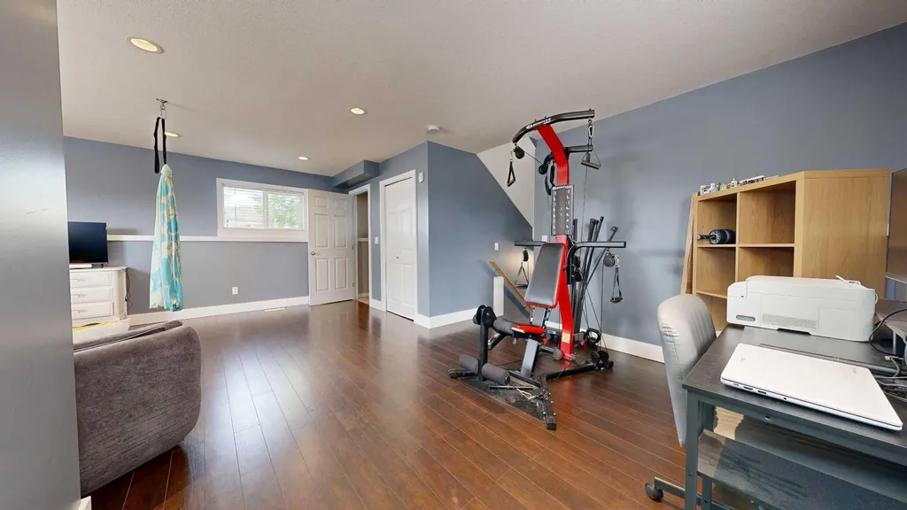 8941 70 Avenue Grande Prairie AB T8X 0C1
