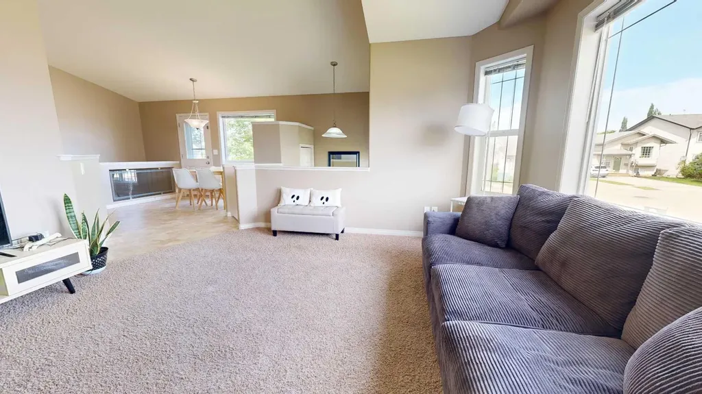 8941 70 Avenue Grande Prairie AB T8X 0C1