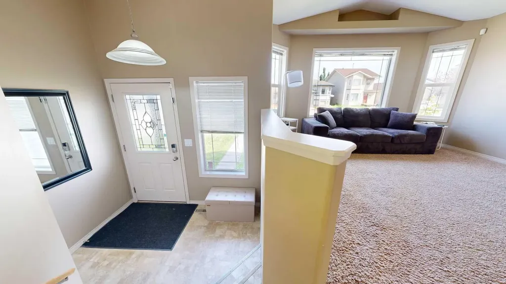 8941 70 Avenue Grande Prairie AB T8X 0C1