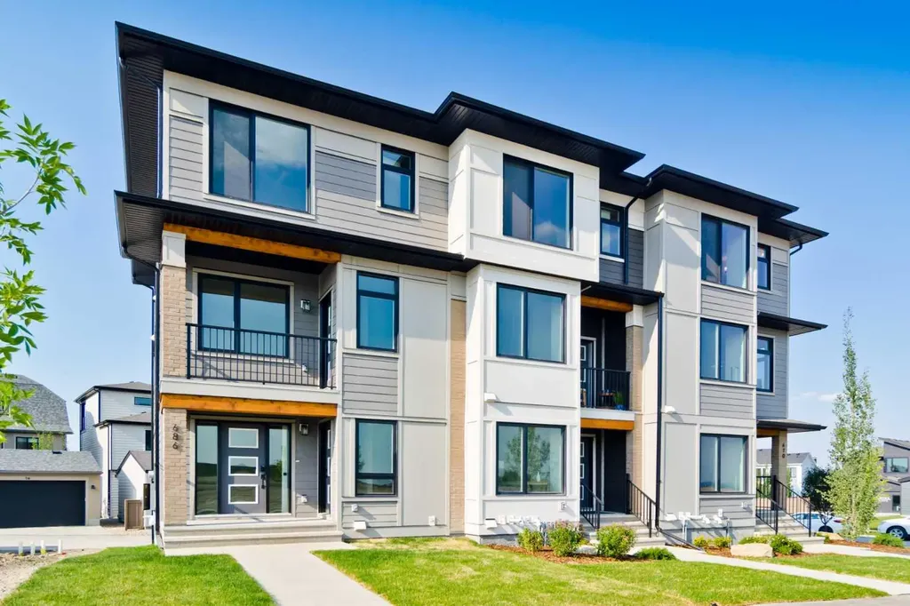 245 Bighorn Avenue Calgary AB T2Y 0Z8