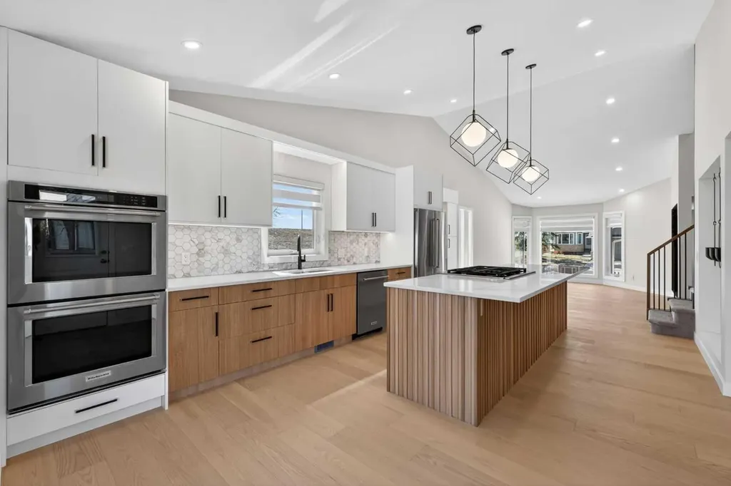 42 Sunvista Crescent SE Calgary AB T2X 3G2
