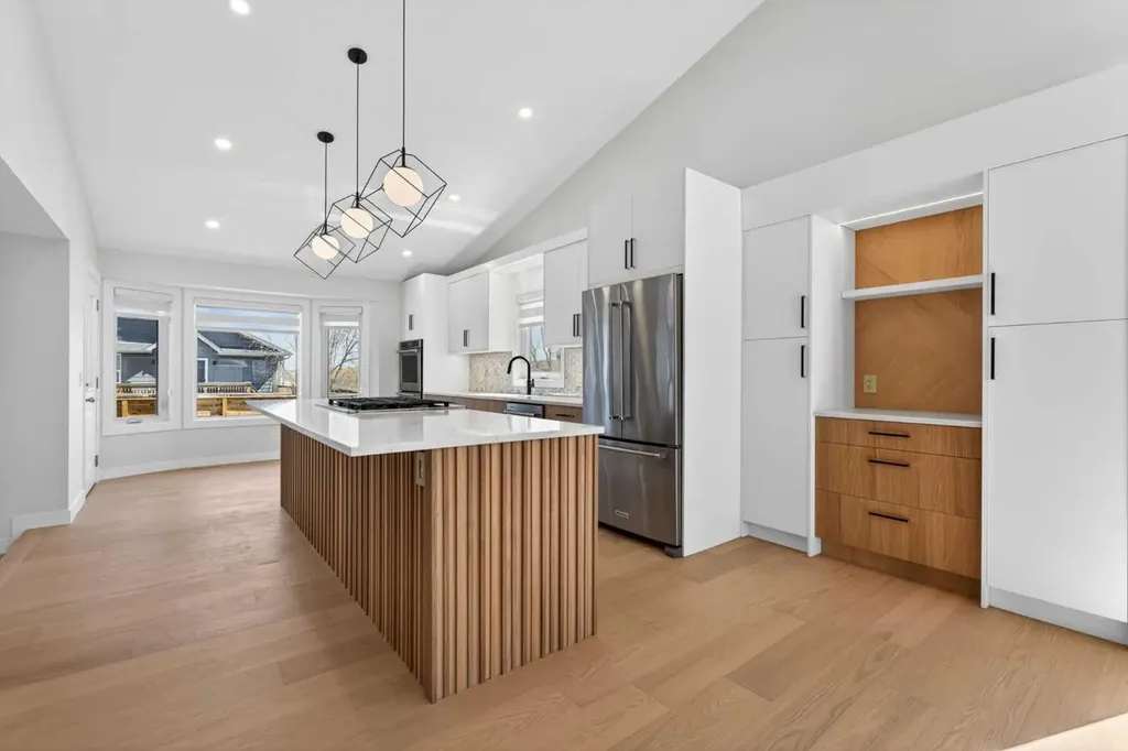 42 Sunvista Crescent SE Calgary AB T2X 3G2