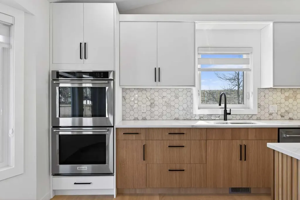 42 Sunvista Crescent SE Calgary AB T2X 3G2