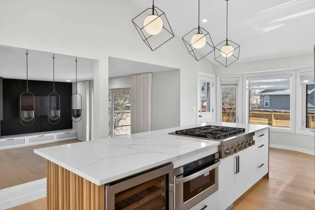 42 Sunvista Crescent SE Calgary AB T2X 3G2