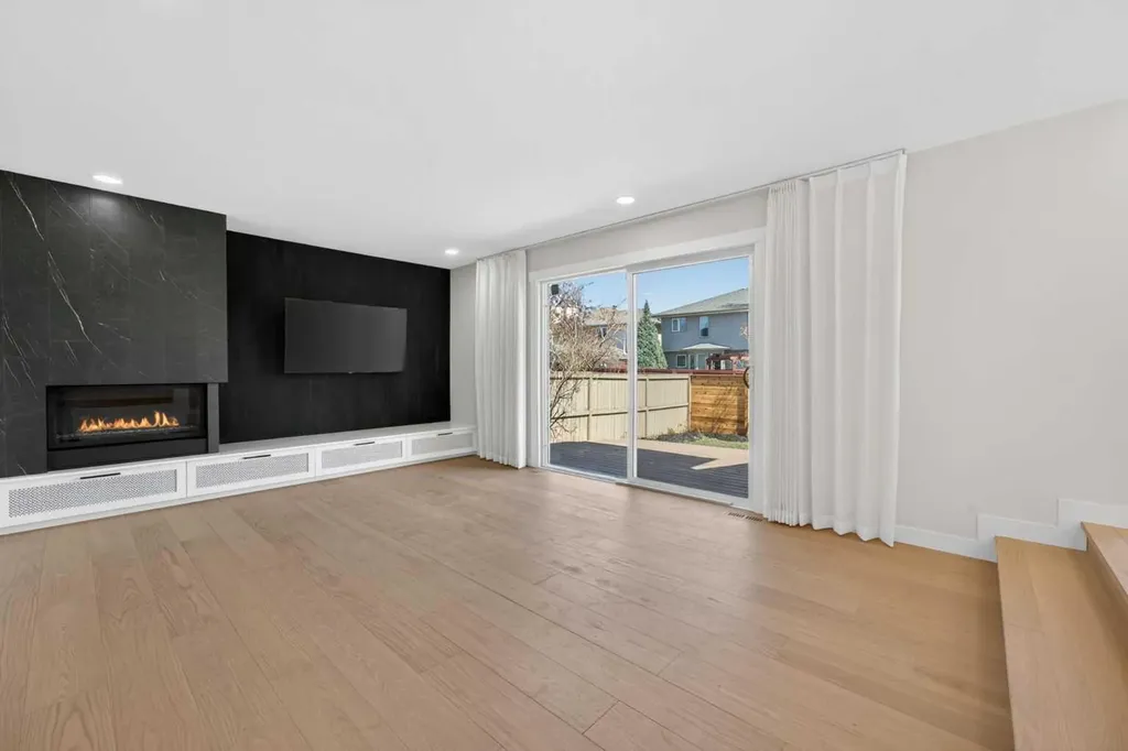 42 Sunvista Crescent SE Calgary AB T2X 3G2