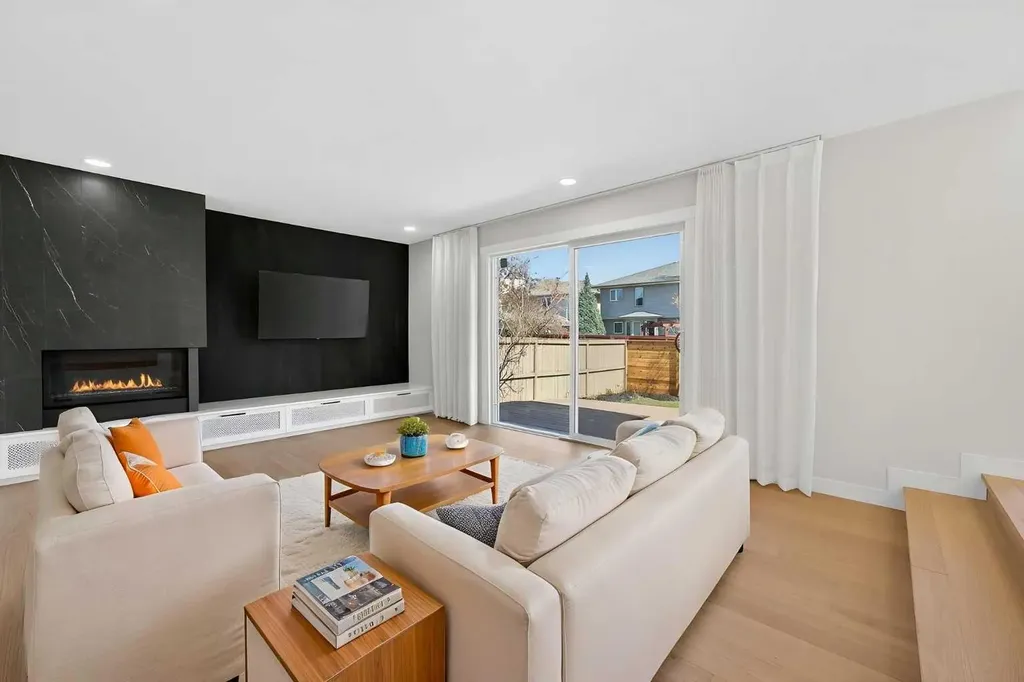 42 Sunvista Crescent SE Calgary AB T2X 3G2