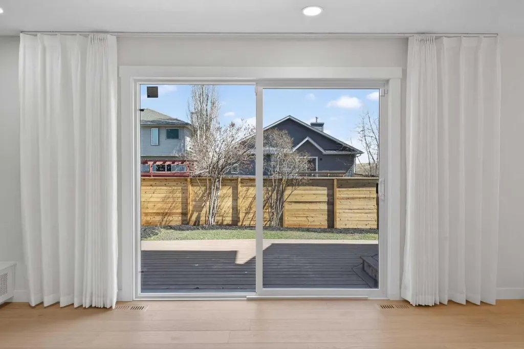 42 Sunvista Crescent SE Calgary AB T2X 3G2