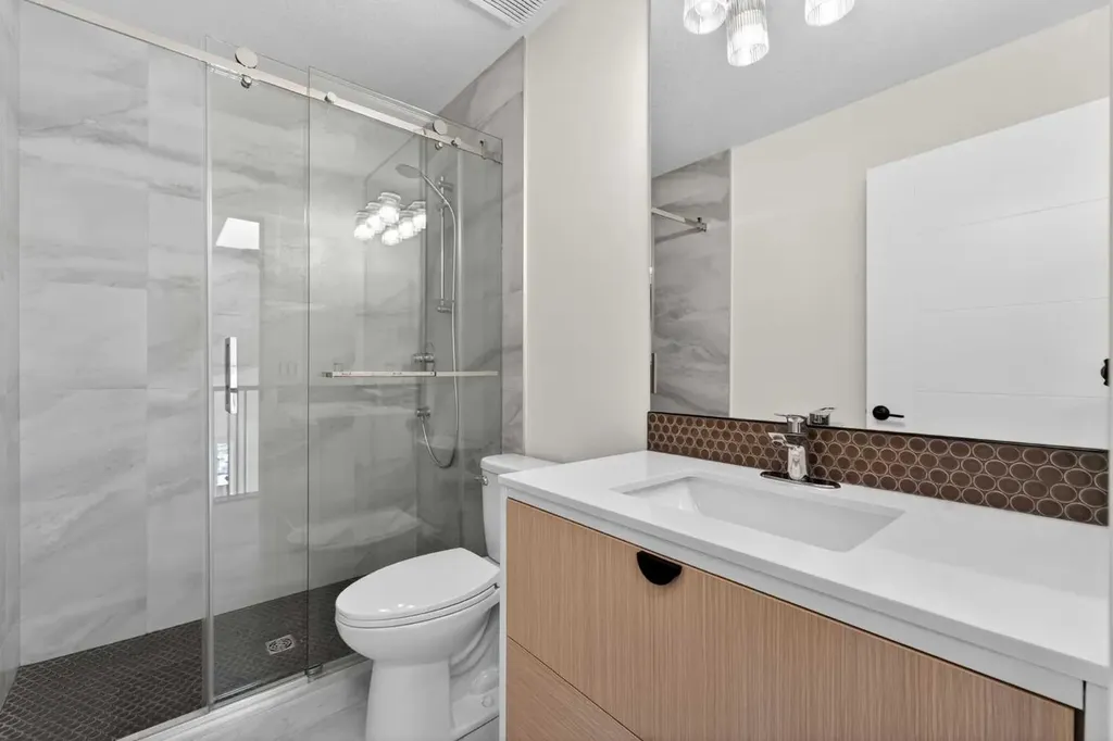 42 Sunvista Crescent SE Calgary AB T2X 3G2