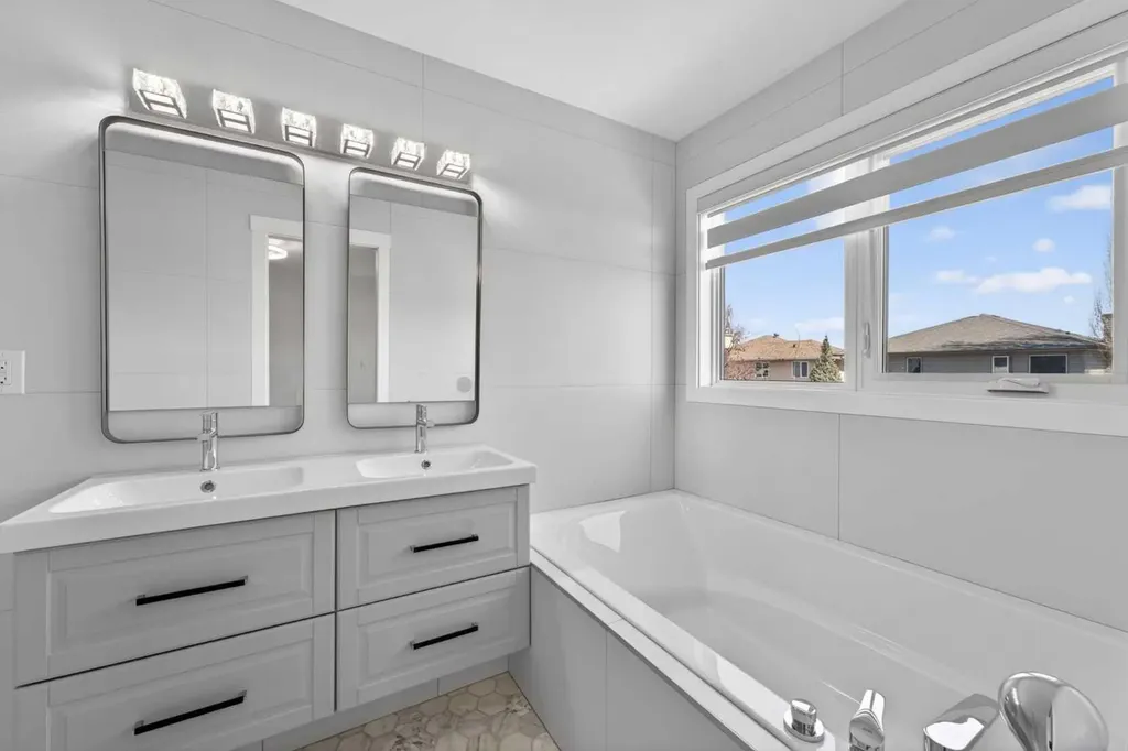 42 Sunvista Crescent SE Calgary AB T2X 3G2