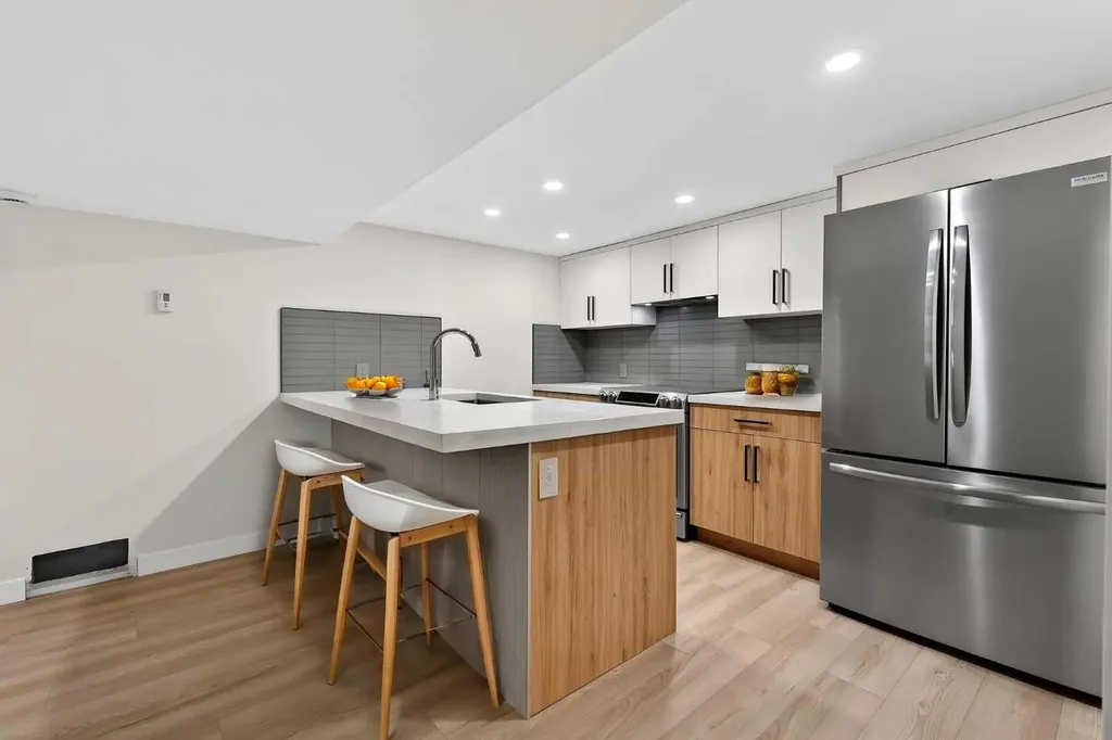 42 Sunvista Crescent SE Calgary AB T2X 3G2