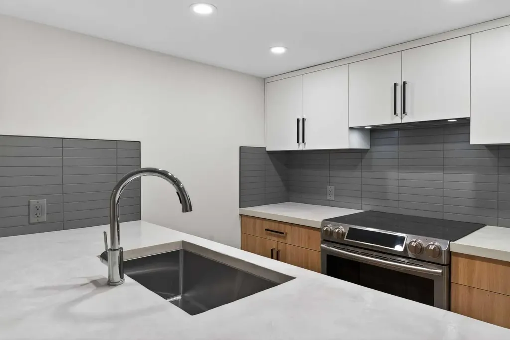 42 Sunvista Crescent SE Calgary AB T2X 3G2
