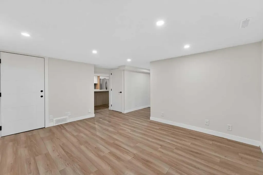 42 Sunvista Crescent SE Calgary AB T2X 3G2