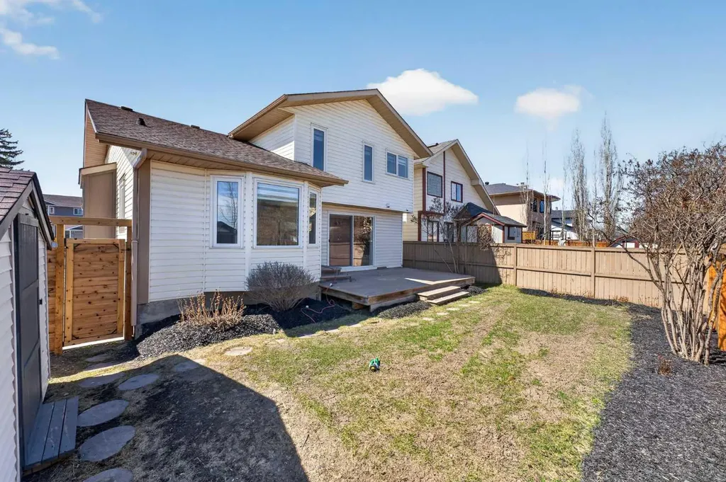 42 Sunvista Crescent SE Calgary AB T2X 3G2