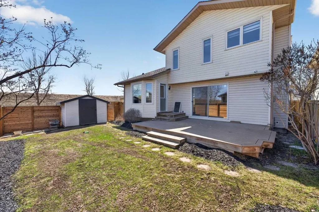 42 Sunvista Crescent SE Calgary AB T2X 3G2