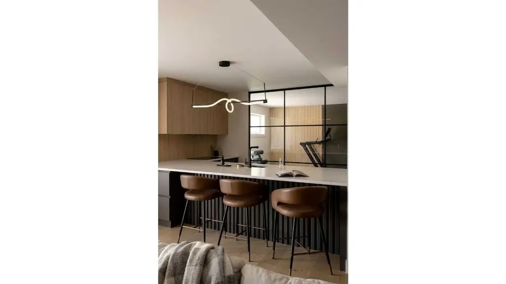2631 63 Avenue SW Calgary AB T3E 5J6