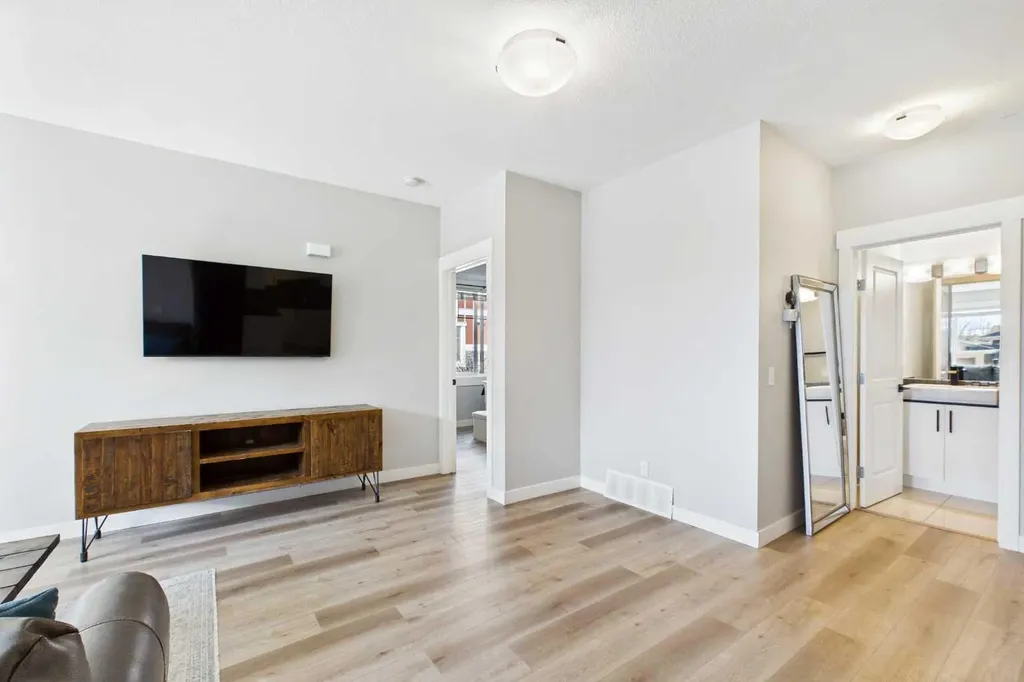 67 West Coach Manor SW Calgary AB T3H 1R7
