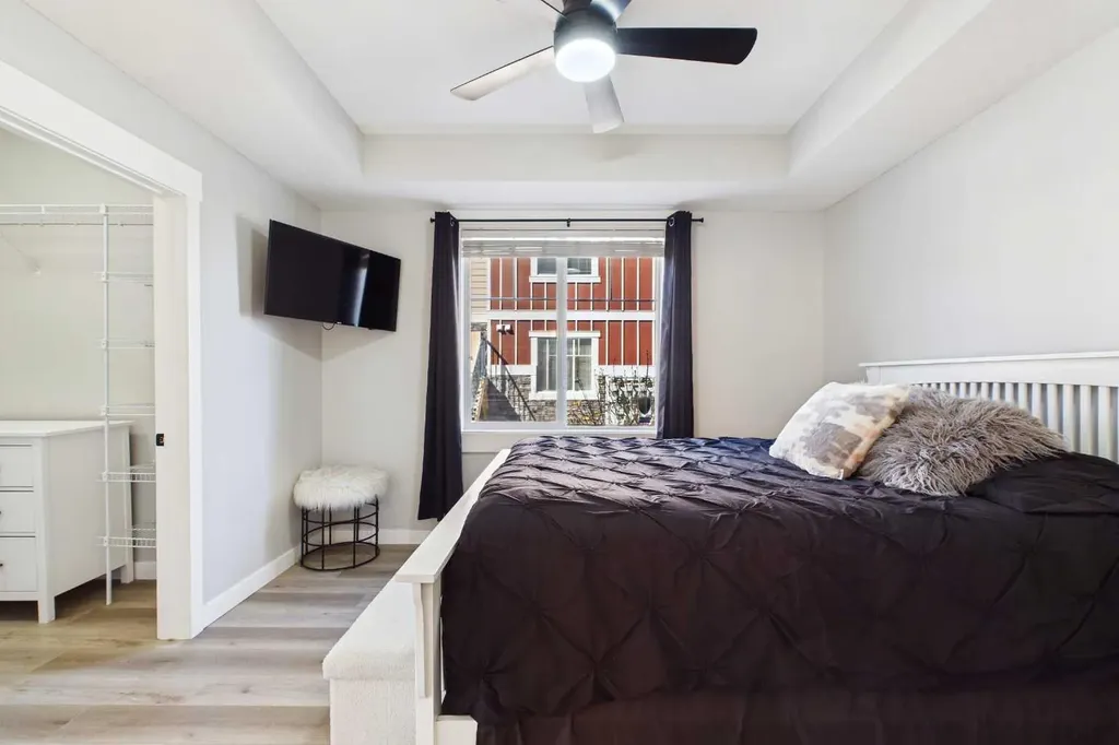 67 West Coach Manor SW Calgary AB T3H 1R7