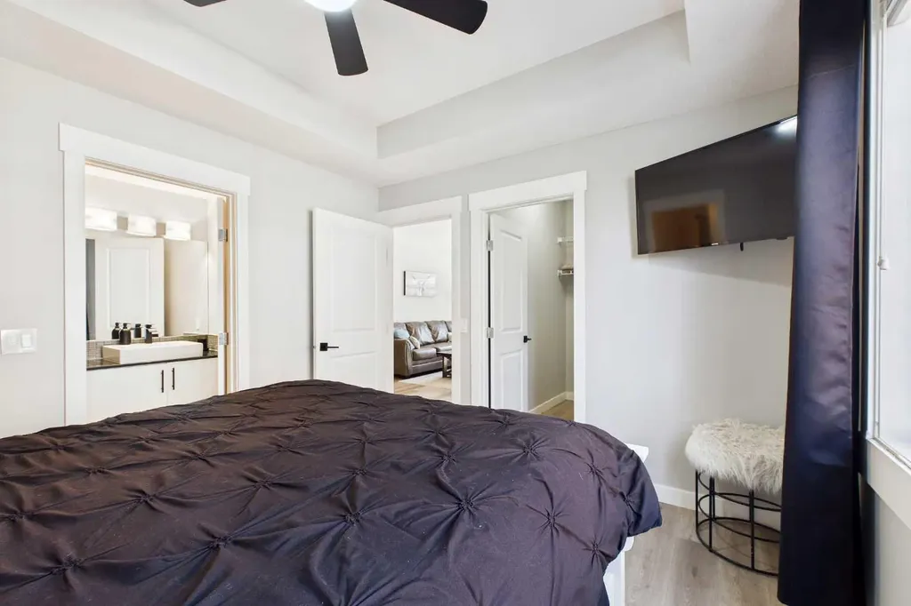 67 West Coach Manor SW Calgary AB T3H 1R7