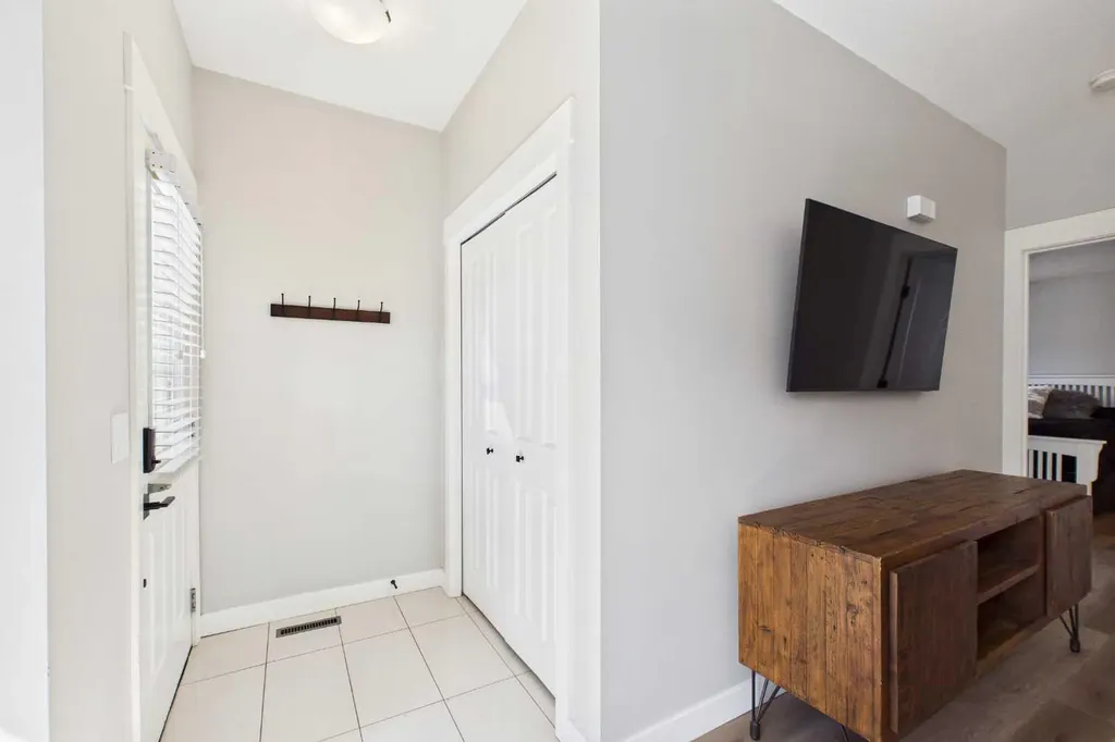 67 West Coach Manor SW Calgary AB T3H 1R7