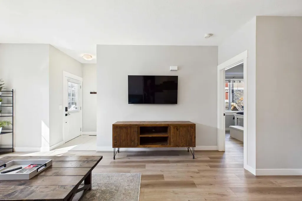 67 West Coach Manor SW Calgary AB T3H 1R7