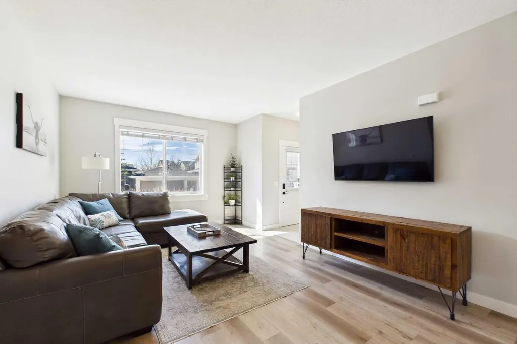 67 West Coach Manor SW Calgary AB T3H 1R7