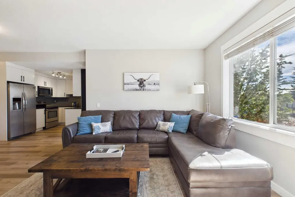 67 West Coach Manor SW Calgary AB T3H 1R7