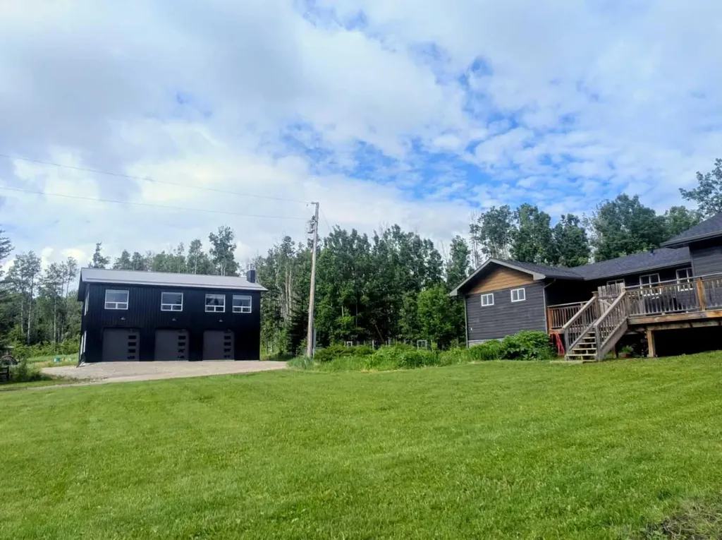 5441 Township Road 333 Rural Mountain View County AB T0M 1X0