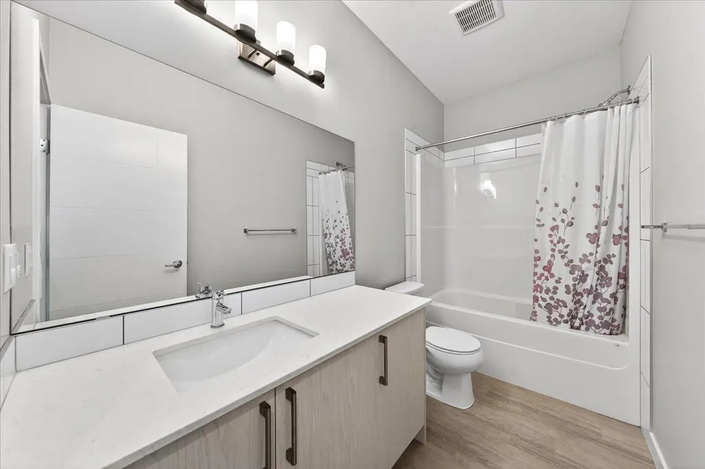 123 Redstone Crescent NE Calgary AB T3N 1M4