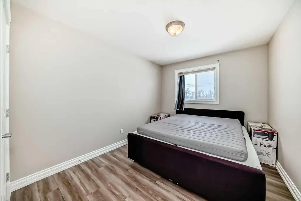 2002 22 Avenue Bowden AB T0M0K0