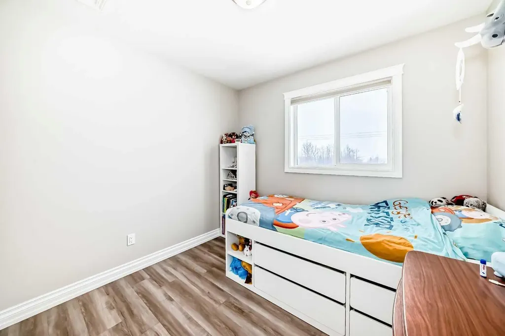2002 22 Avenue Bowden AB T0M0K0
