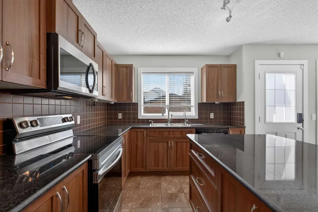43 Sage Hill Way NW Calgary AB T3R 0G8