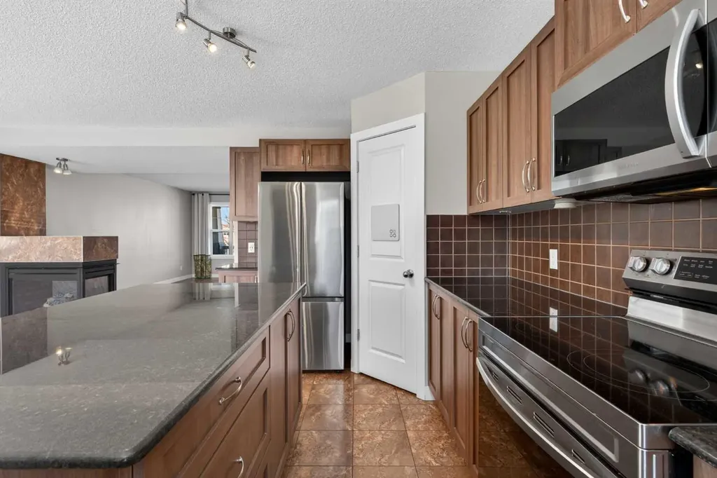 43 Sage Hill Way NW Calgary AB T3R 0G8