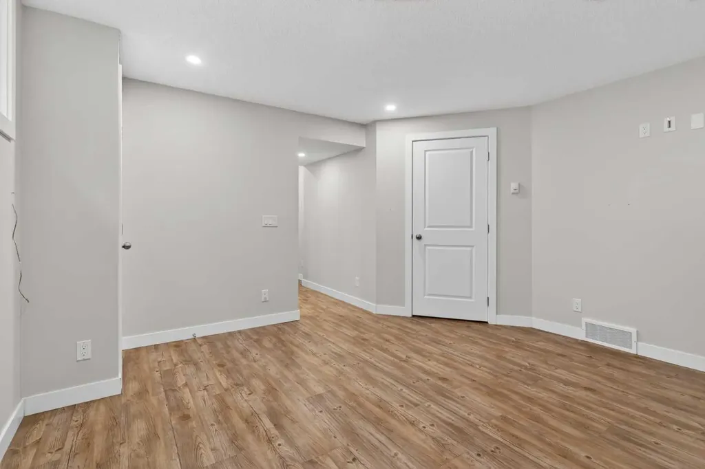 43 Sage Hill Way NW Calgary AB T3R 0G8