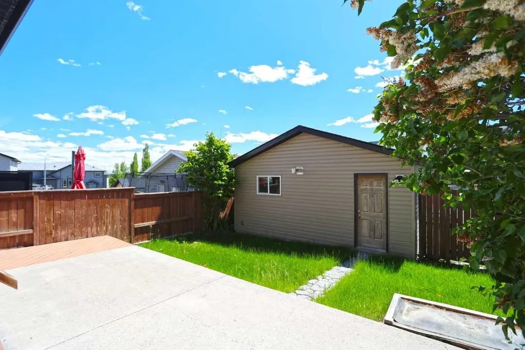 43 Sage Hill Way NW Calgary AB T3R 0G8