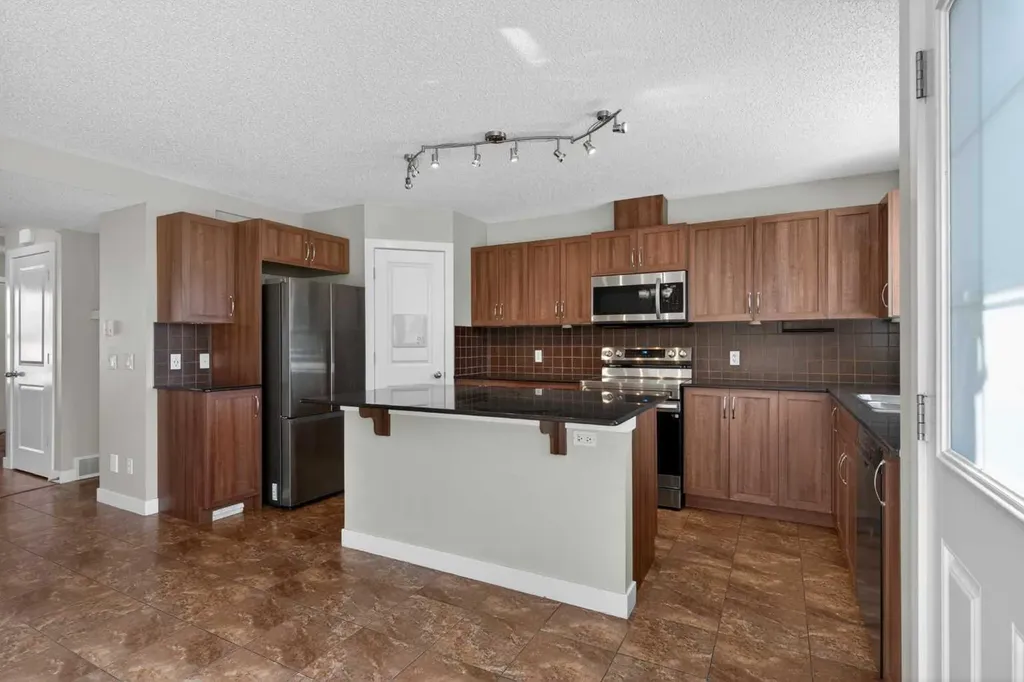 43 Sage Hill Way NW Calgary AB T3R 0G8