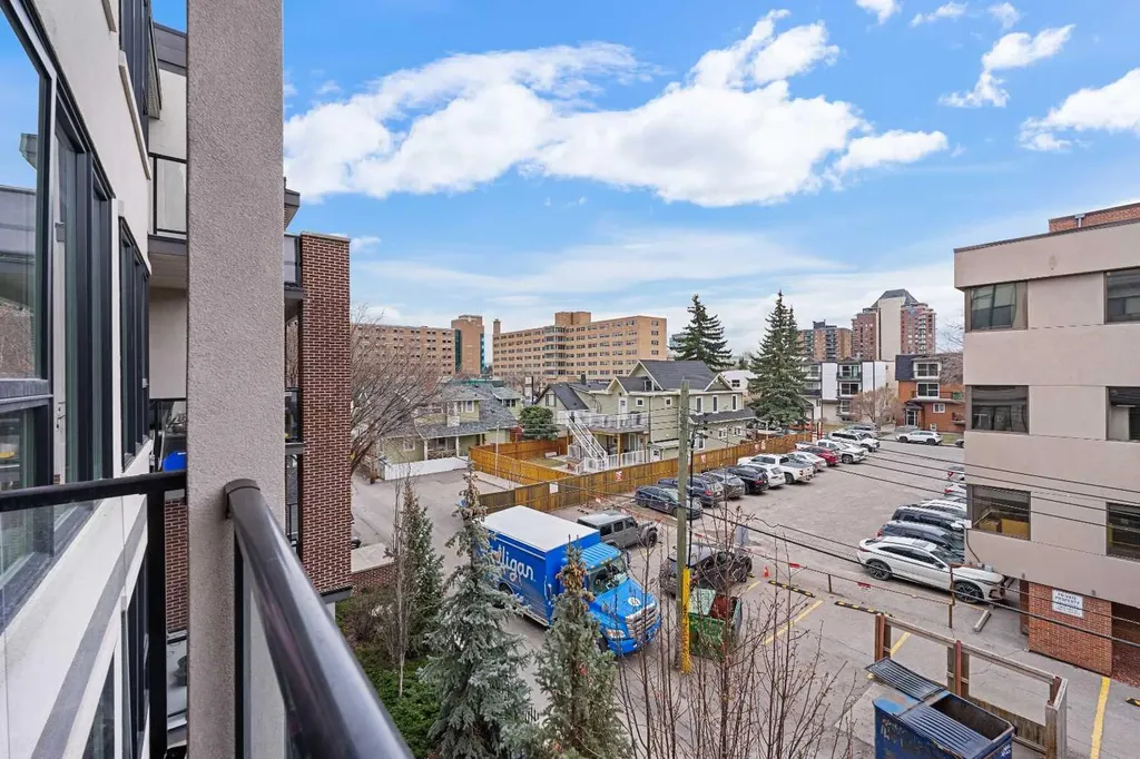 317 22 Avenue SW Calgary AB T2S 3H6
