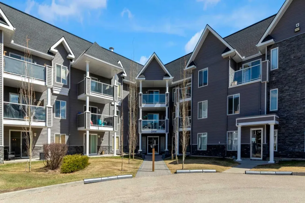 2212 Tuscarora Manor NW Calgary AB T3L 2J9