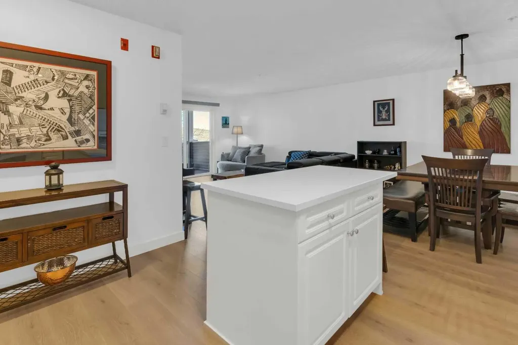 2212 Tuscarora Manor NW Calgary AB T3L 2J9