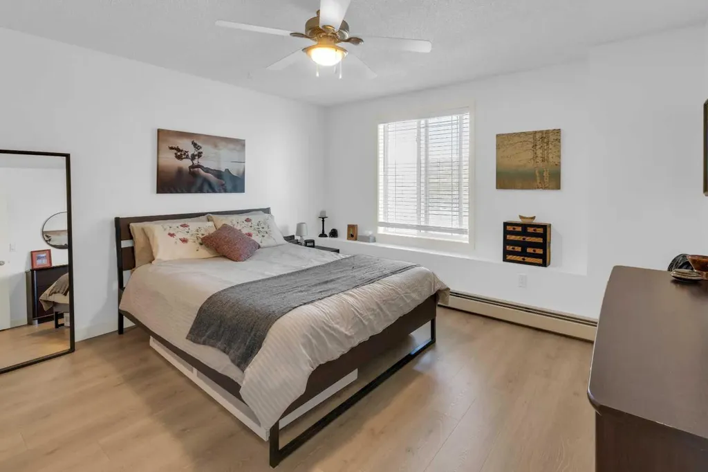 2212 Tuscarora Manor NW Calgary AB T3L 2J9