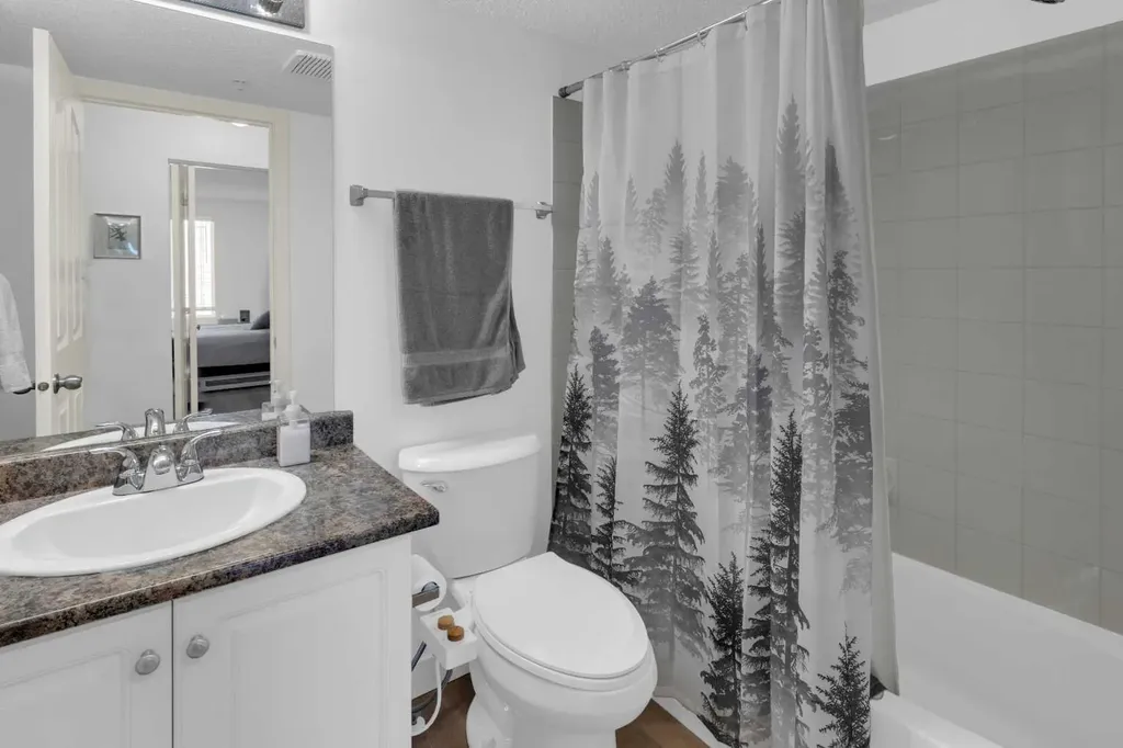 2212 Tuscarora Manor NW Calgary AB T3L 2J9