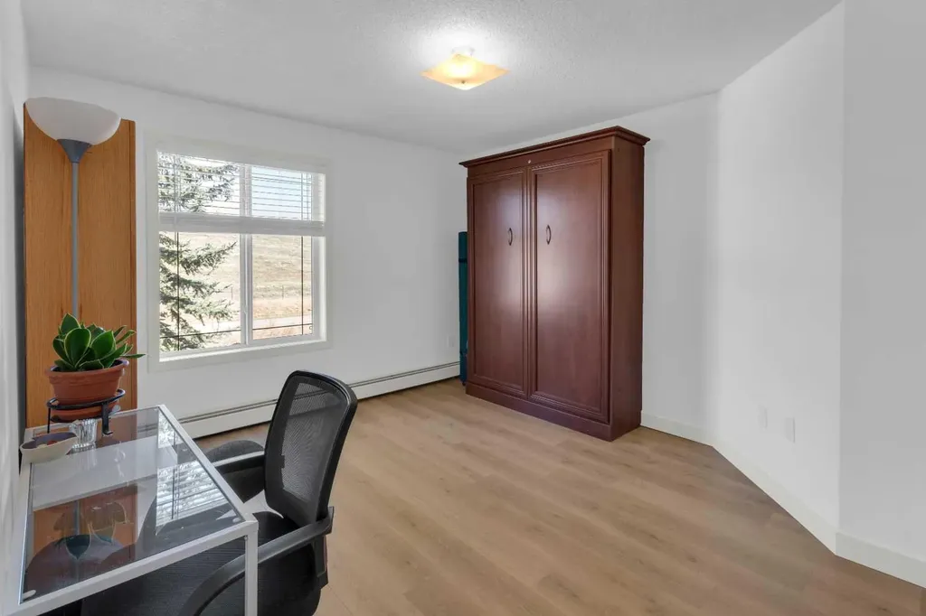 2212 Tuscarora Manor NW Calgary AB T3L 2J9