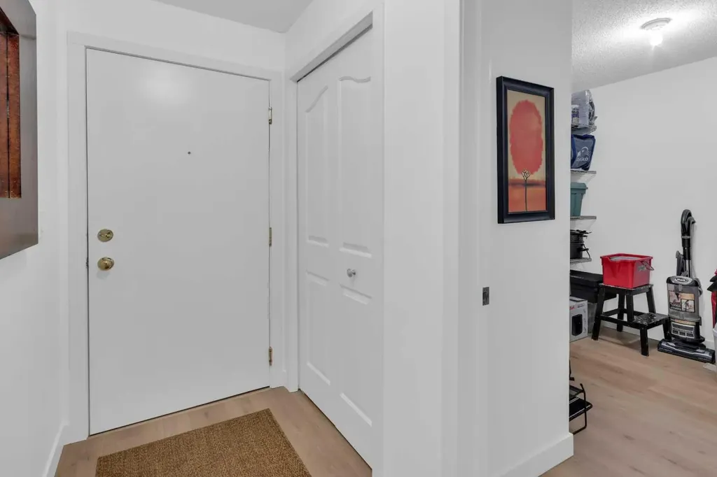 2212 Tuscarora Manor NW Calgary AB T3L 2J9