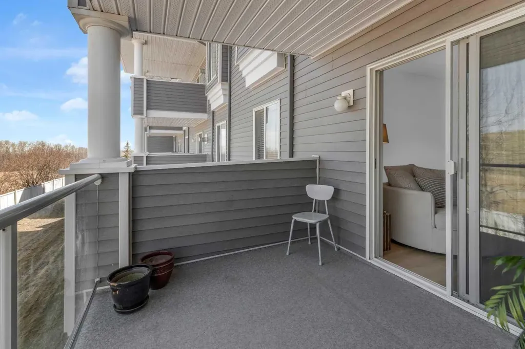 2212 Tuscarora Manor NW Calgary AB T3L 2J9